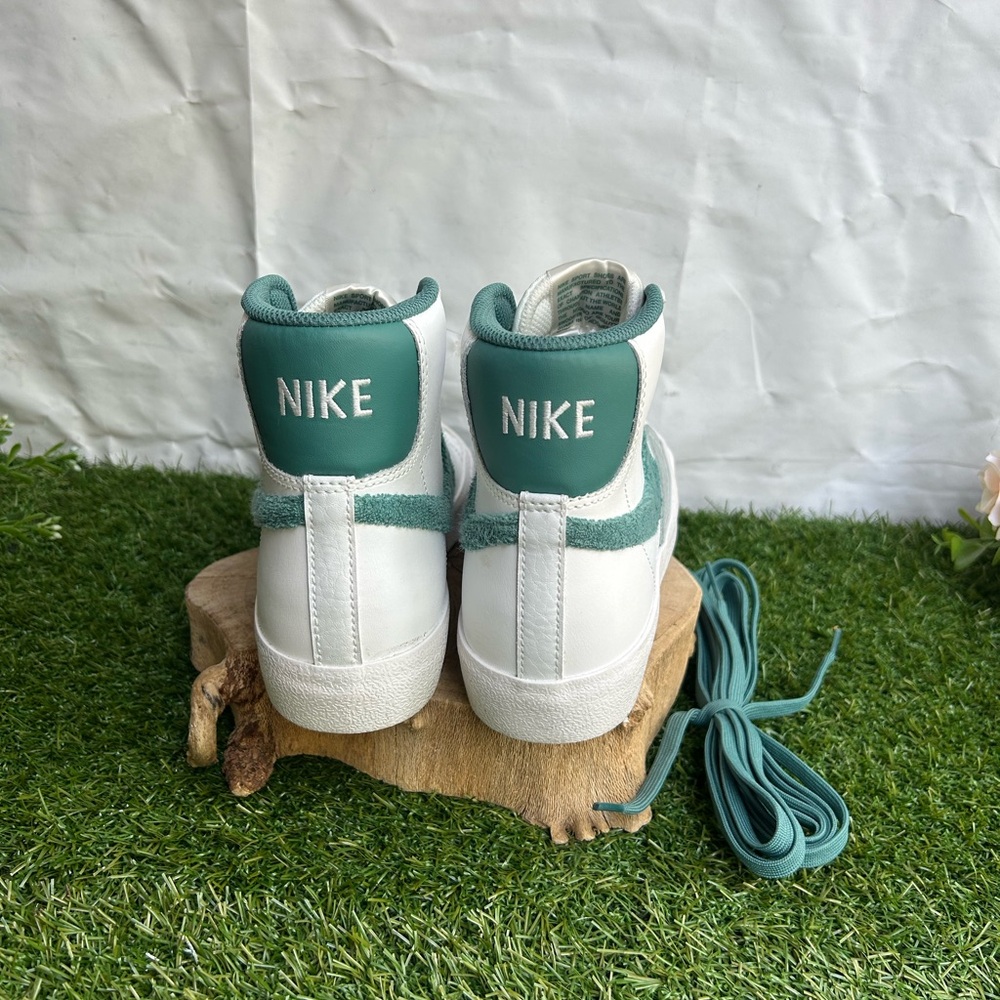 Nike Blazer Mid '77 Premium Resort and Sport Casual  Sneakers  Sz 4Y unisex NEW - Picture 15 of 17